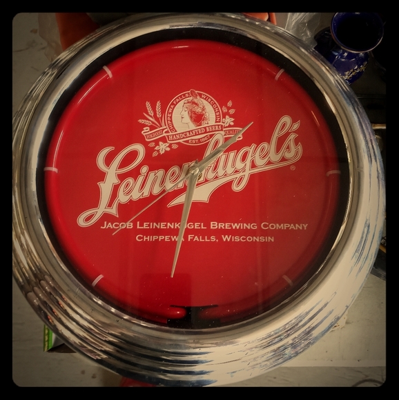 LED Leinenkugel Clock